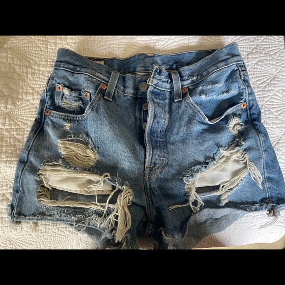 Levi’s 501® ORIGINAL HIGH RISE WOMEN'S SHORTS - Picture 5 of 6